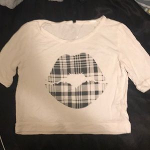 White crop top with plaid lips